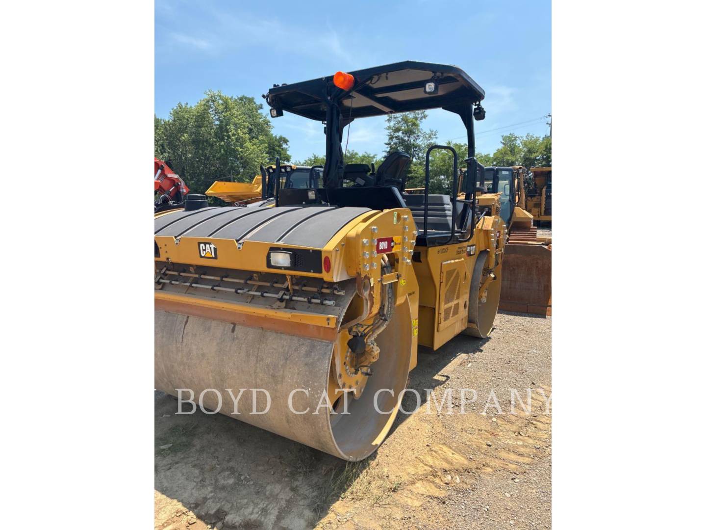 Caterpillar CB15, Twin Drum Roller, 2863 hours, S/N: M9400184, 2019 - Image 2