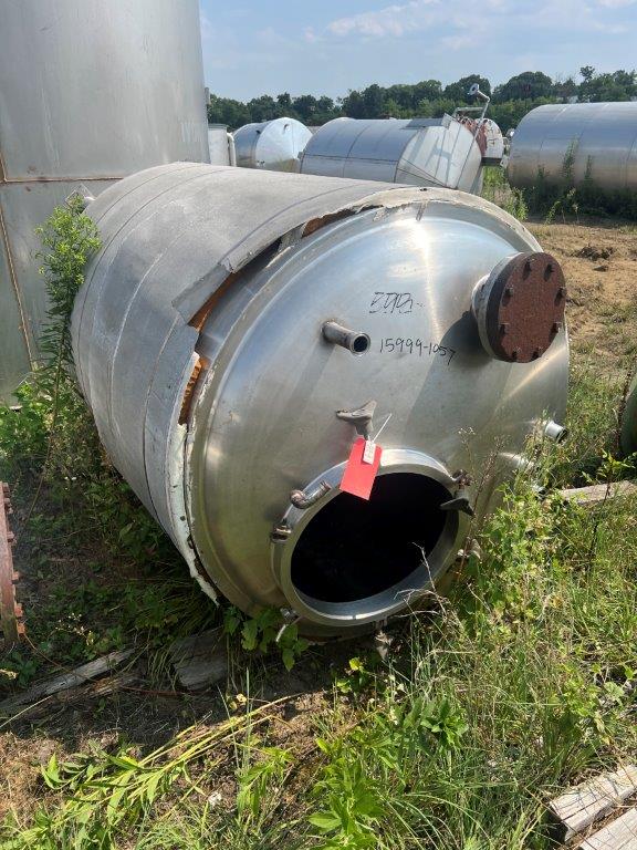 420 gallon Stainless Steel Tank, Vertical, 48" diameter x 64" Straight Side, Dished Top, Flat Bottom - Image 1