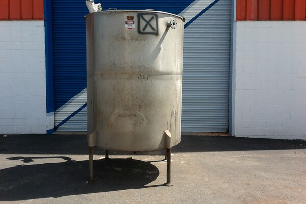 500 gallon Stainless Steel Tank, 57" diameter x 4'10" Straight Side, (10) Turns of 2" Coil - Image 1
