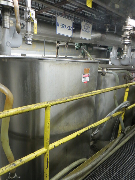 500 gallon Stainless Steel Tank, 57" diameter x 4'10" Straight Side, (10) Turns of 2" Coil - Image 3