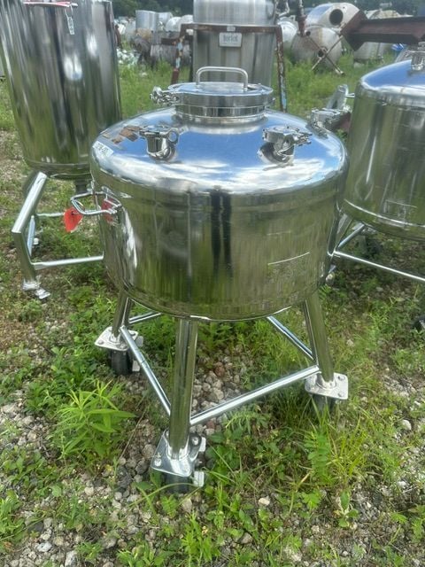 90 gallon Alloy Products, Stainless Steel Vertical Tank, 24" diameter x 12' Straight Side, 75 psi @ 300°F - Image 1