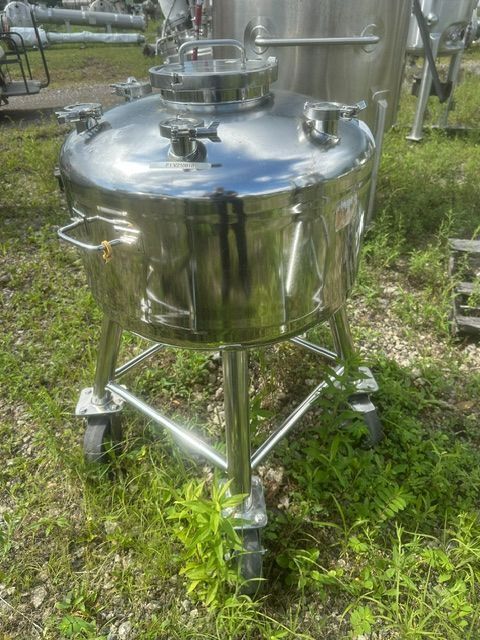 90 gallon Alloy Products, Stainless Steel Vertical Tank, 24" diameter x 12' Straight Side, 75 psi @ 300°F - Image 3