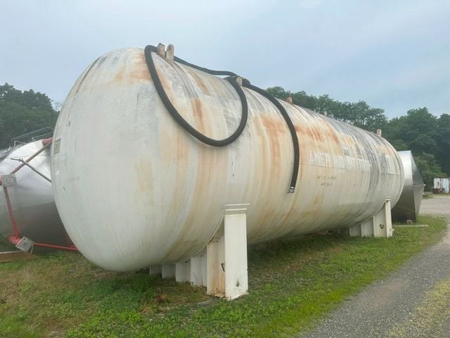 30500 gallon 144" x 384", Horizontal Steel Tank, 1/4" thick Shell, 1992 - Image 1