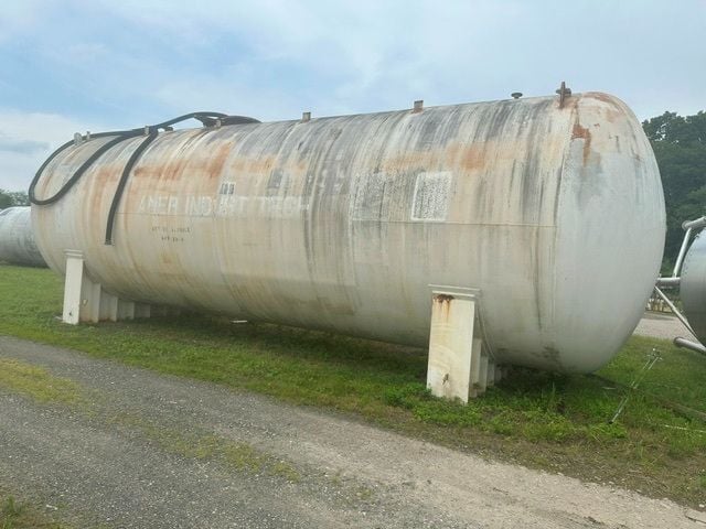 30500 gallon 144" x 384", Horizontal Steel Tank, 1/4" thick Shell, 1992 - Image 2