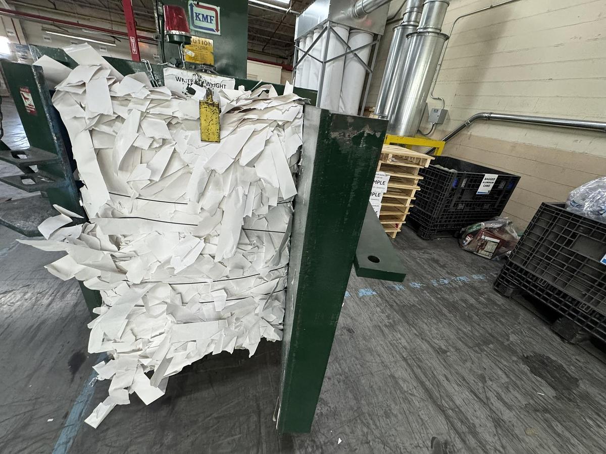 KMF, horizontal closed door baler - Image 5