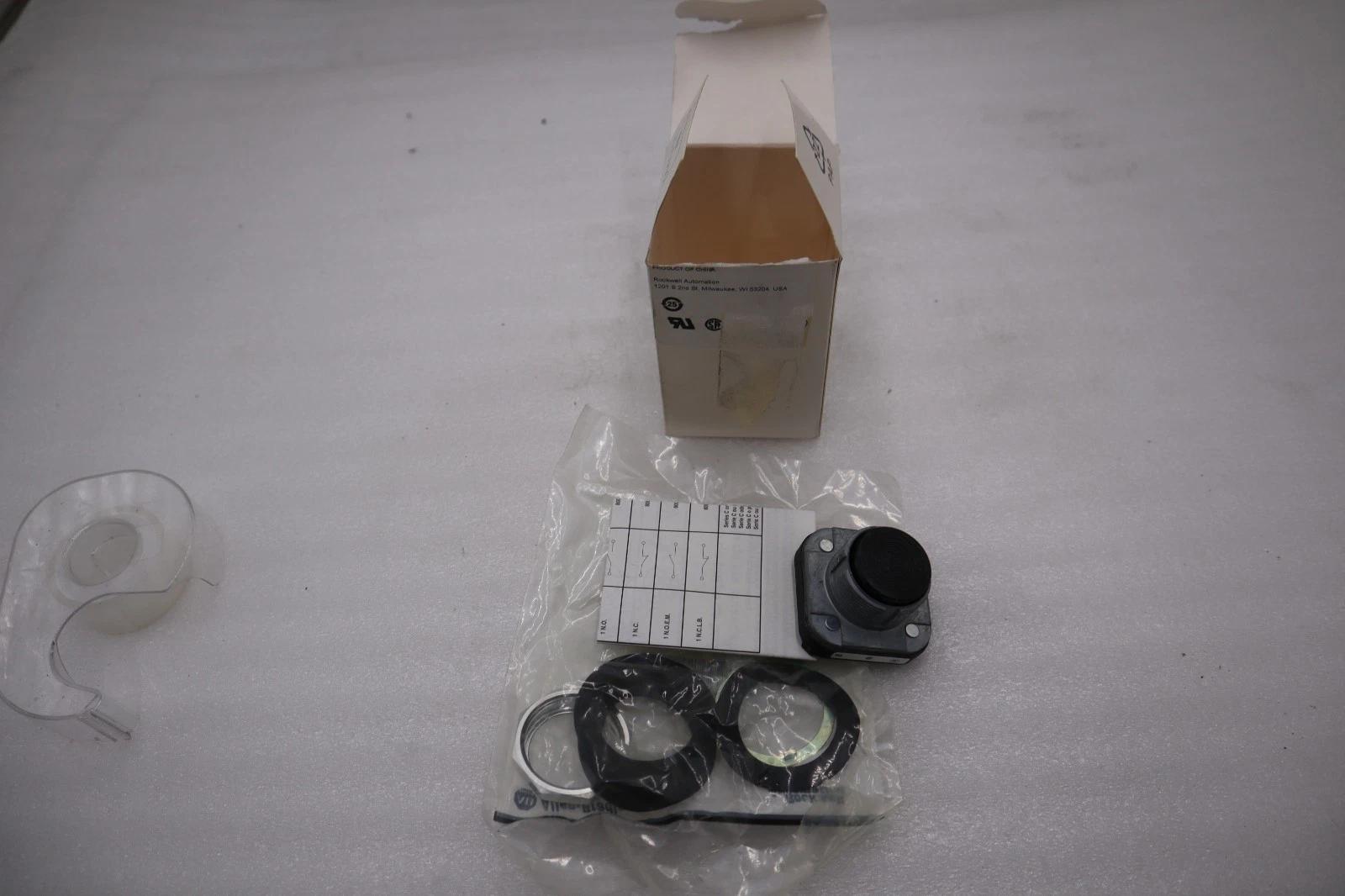 Allen-Bradley bradley 800t-a2/ 800ta2 push button momentary contact stock h642a - Image 1
