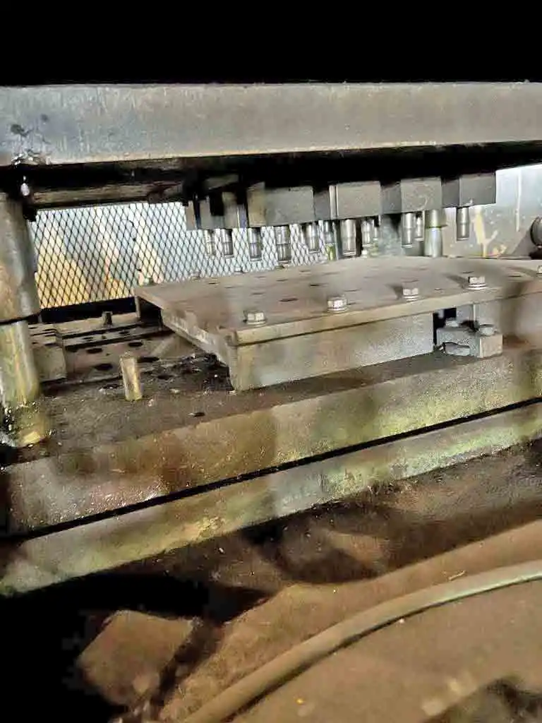 150 Ton, Tishken #CO-20-4-150, pre-punch & notch press, 2.5 stroke, air clutch - Image 2