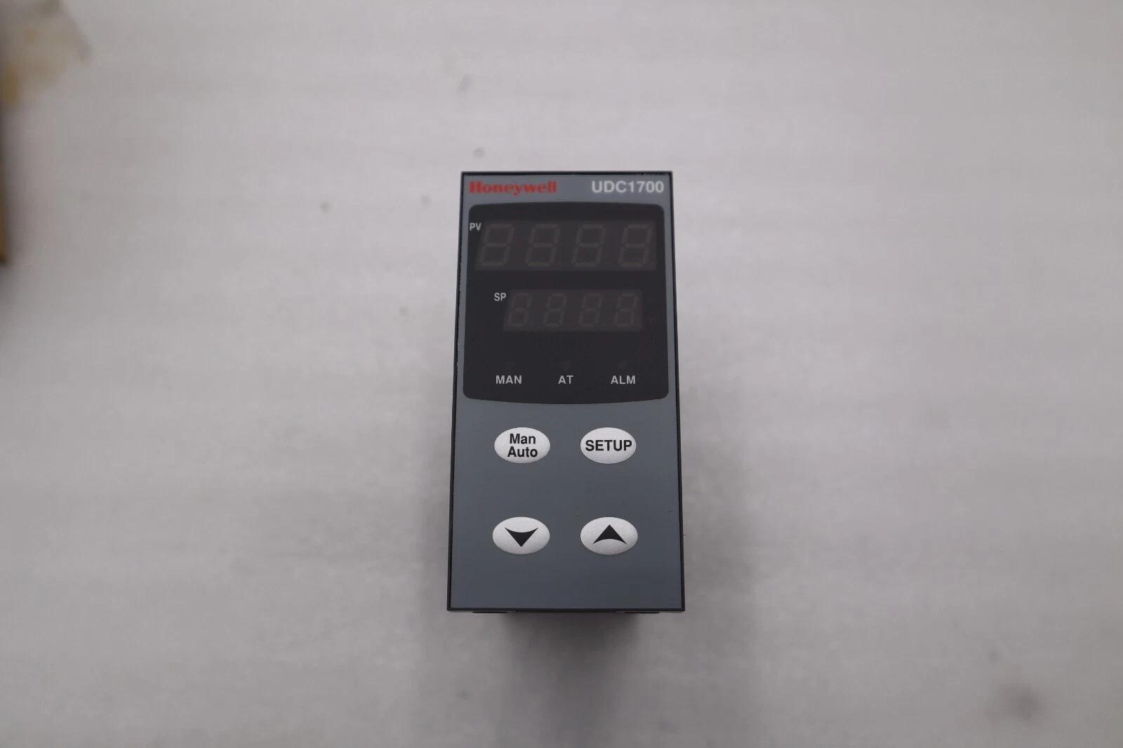 HONEYWELL UDC170 211101000 / DC1702-1-1-1-0-1-0-0-0 TEMPERATURE CONTROL UDC1700 - Image 1