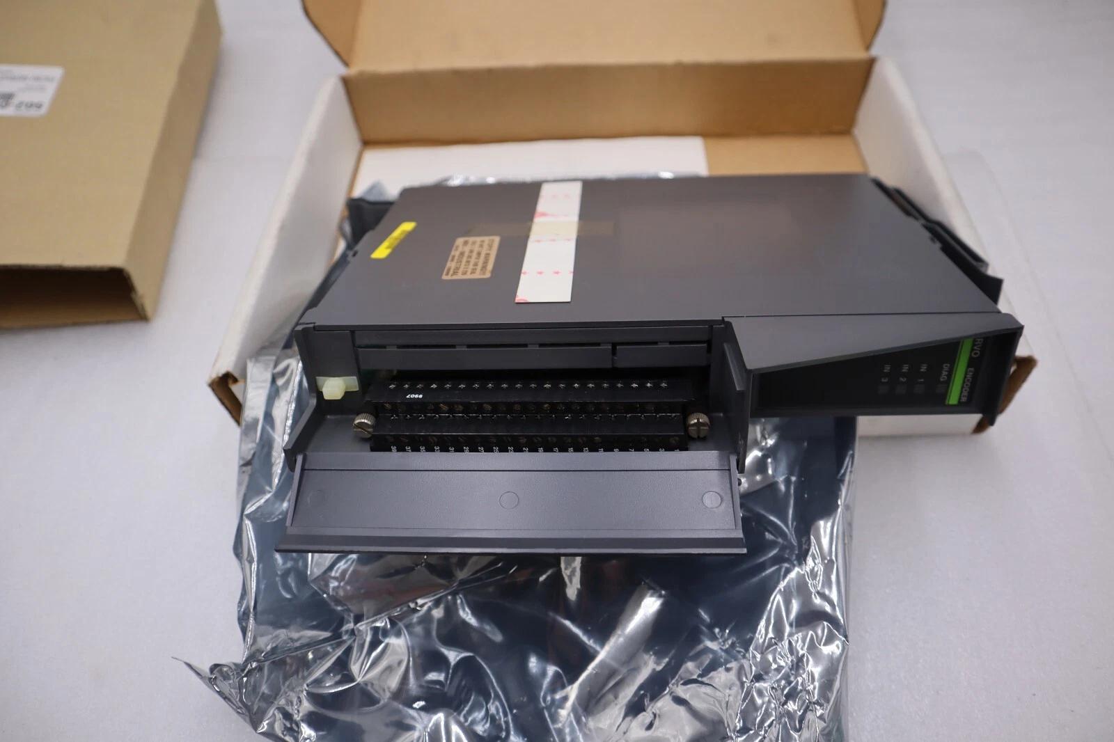Giddings & Lewis 502-03840-23R2 PIC900 Programmable Industrial Computer New - Image 1