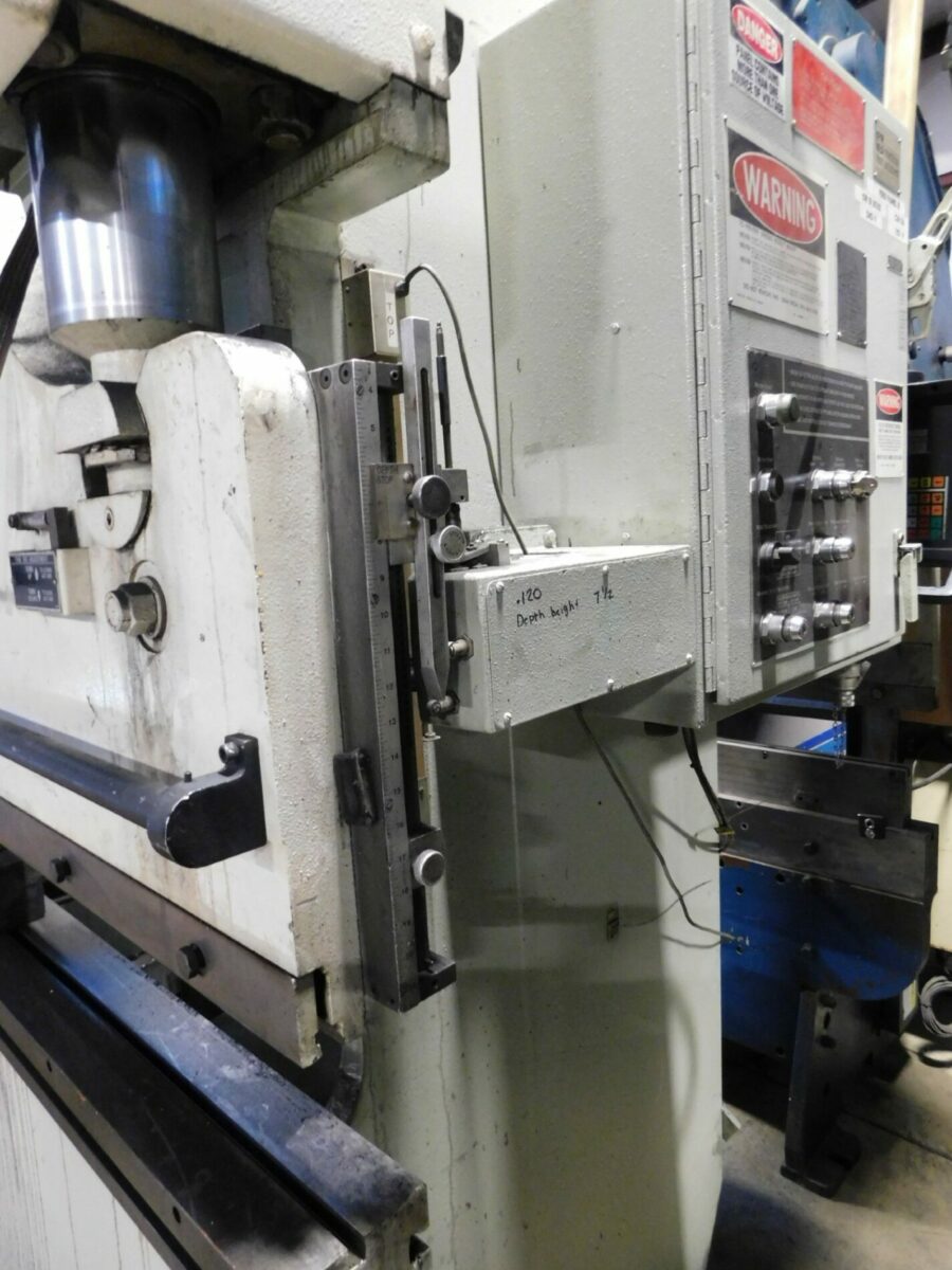 90 Ton, Pacific #J90-8, press brake with 1-Axis CNC back gauge with new 9x9 Control, 8' overall, 1989 - Image 3