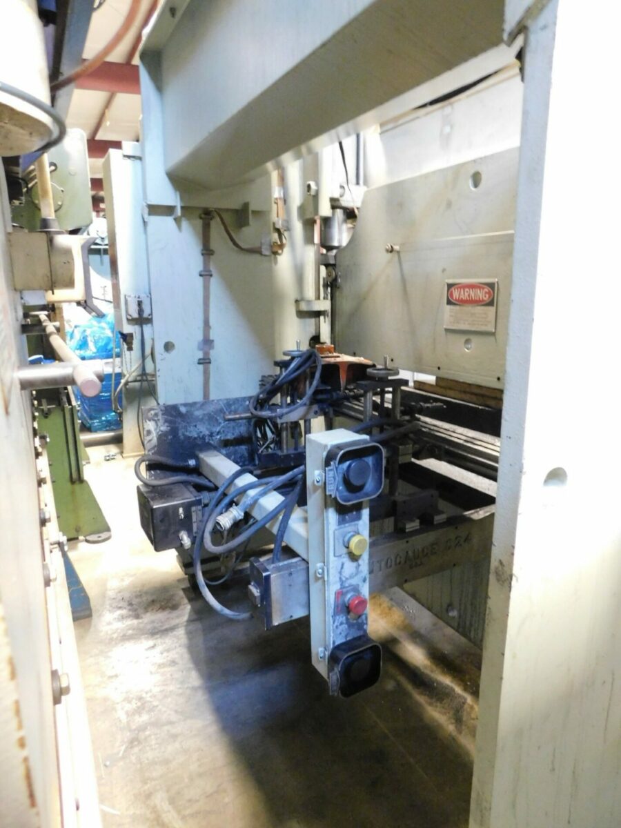 90 Ton, Pacific #J90-8, press brake with 1-Axis CNC back gauge with new 9x9 Control, 8' overall, 1989 - Image 4