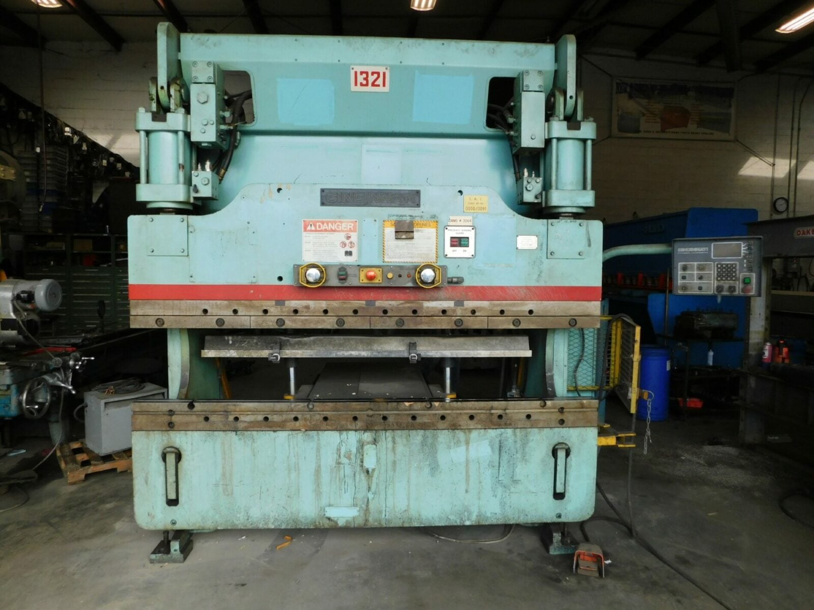 90 Ton, Cincinnati #90CBIIx6, press brake, 2-Axis Control, 1998 - Image 1