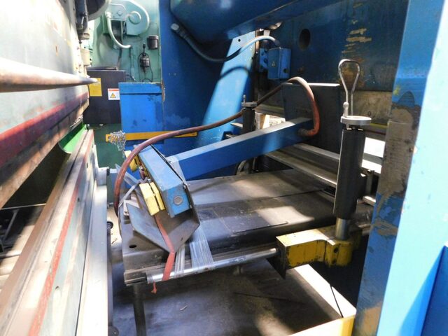 90 Ton, Cincinnati #90CBIIx6, press brake, 2-Axis Control, 1998 - Image 8