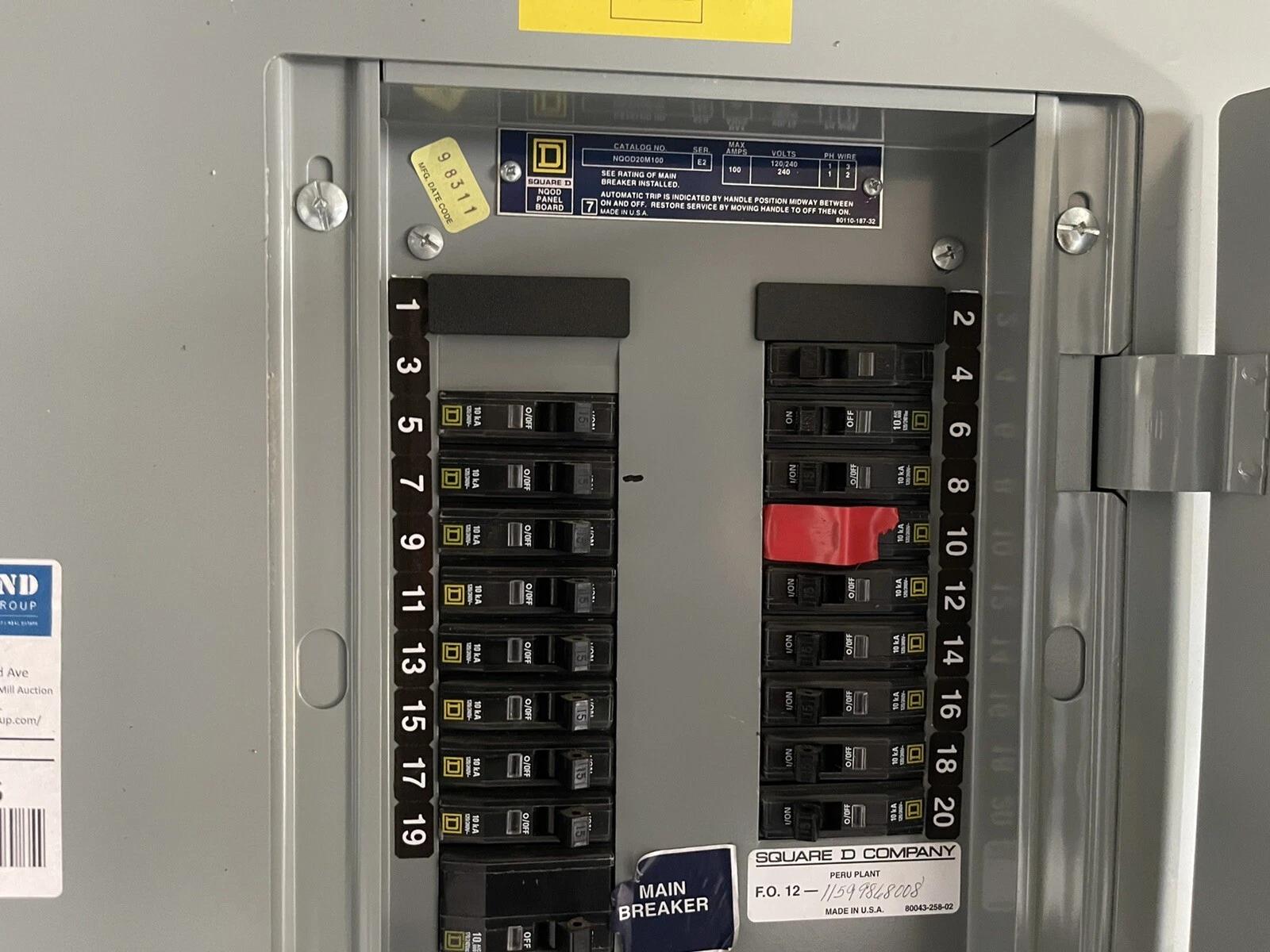 SQUARE D NQOD20M100 SER. E2 LIGHTING PANEL STOCK PFWT - Image 2
