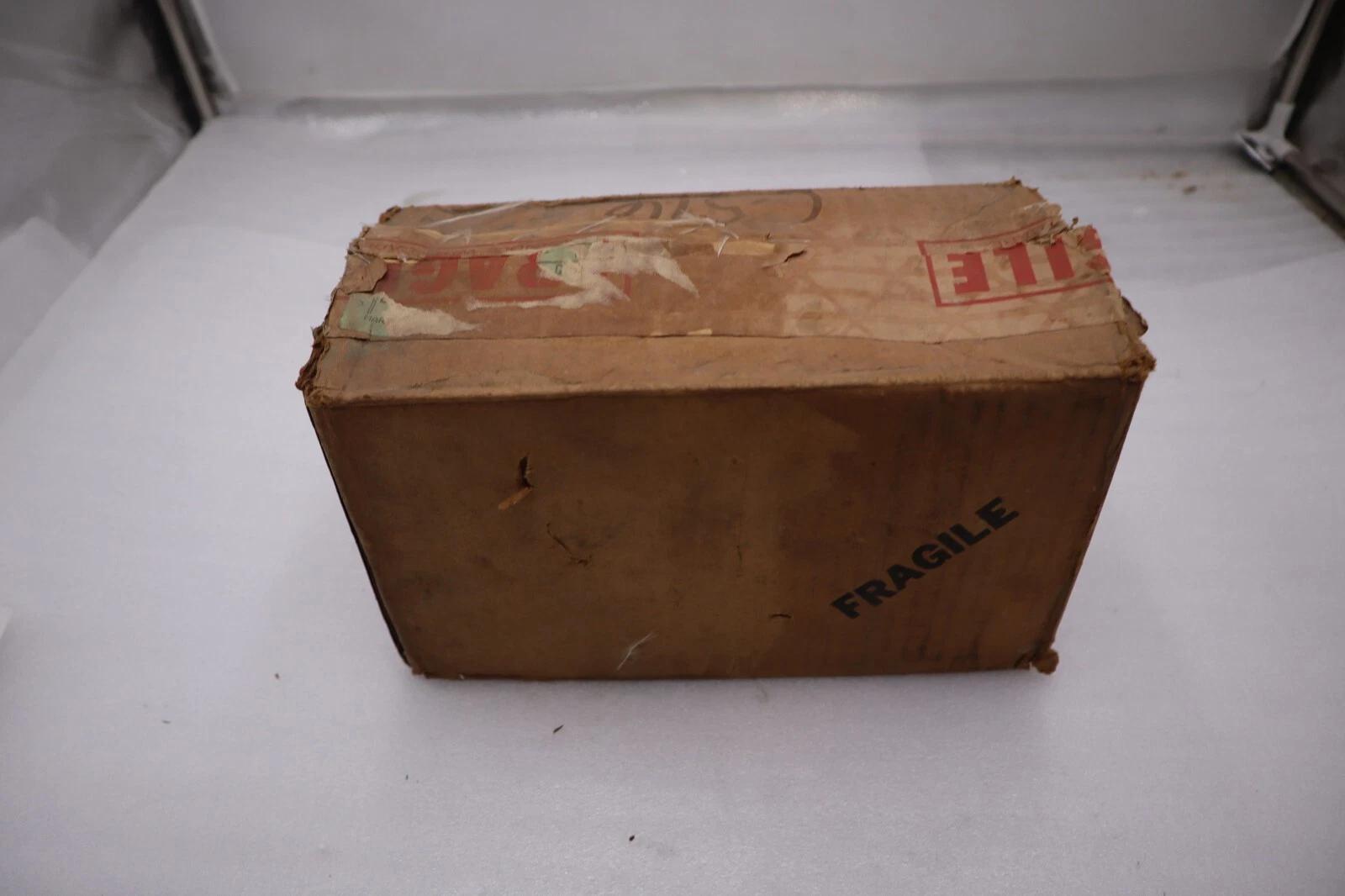 NEW IN BOX Square D FH36100 Circuit Breaker STOCK H158 785901241409 - Image 4