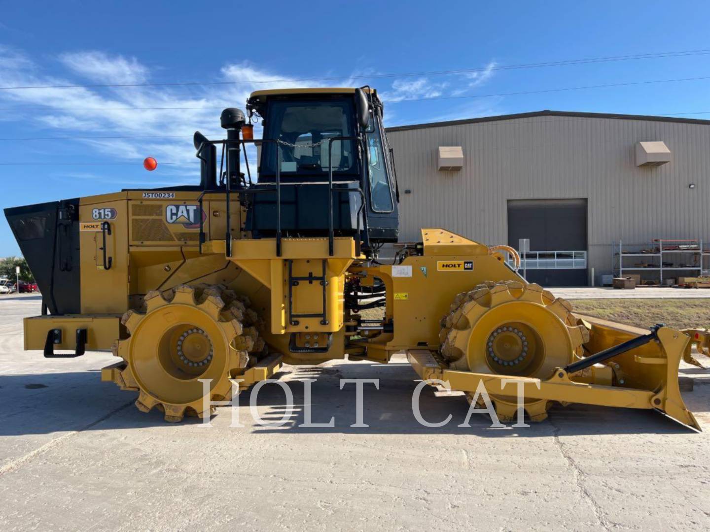 Caterpillar 815, Compactor, 20 hours, S/N: J5T00234, 2023 - Image 2