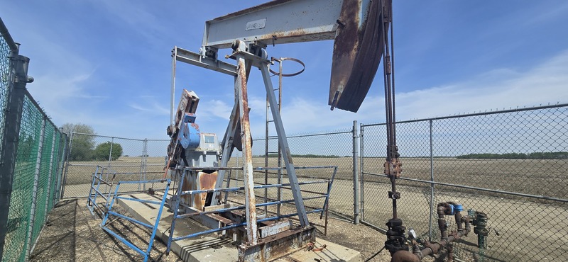 160 Universal Industries, pump jack, 1995 - Image 2