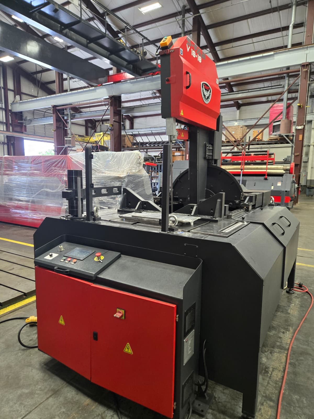 18" x 28" RMT #S-FAB-VSM-18-18, semi automatic vertical double miter bandsaw, 49-349 FPM, 5.4 HP, 1.3" x - Image 3