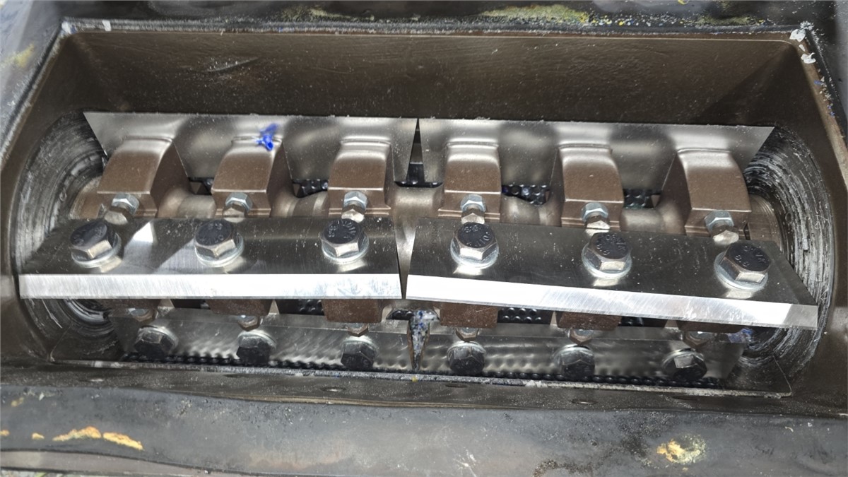 12" x 21" Conair #CE1221, granulator w/ blower/cyclone, 3 knife staggered open rotor, 2 bed knives, 55" - Image 3