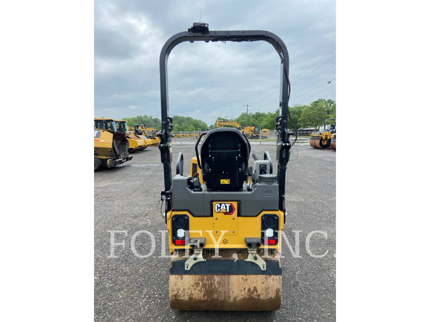 Caterpillar CB2.5-03, Twin Drum Roller, 233 hours, S/N: 64700152, 2021 ...
