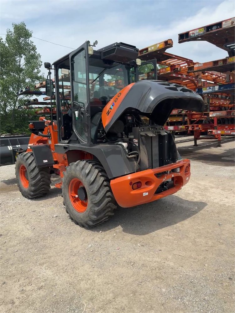 Hitachi #ZW80-5B, wheel loader, 110 hours, Deutz TD2.9L4 diesel engine, 22 gallon tank, 3260 psi @ 2200 RPM - Image 3