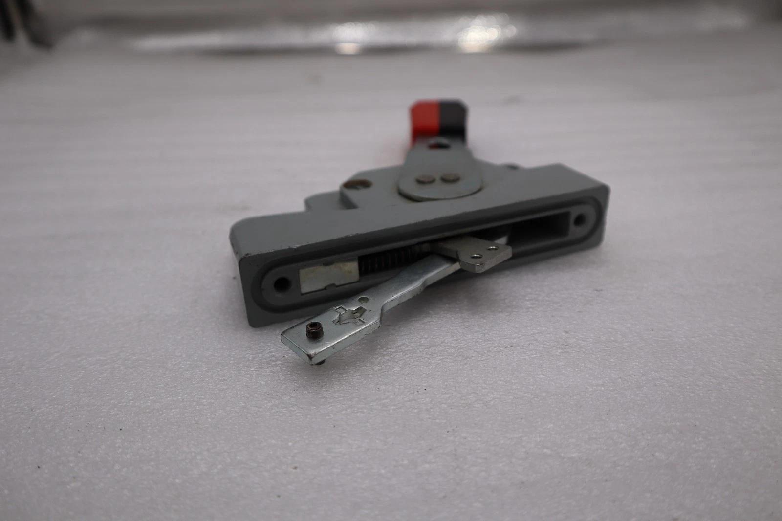 *New* ABB K7FHD-HS12 Disconnect Handle Kit, Electrical Enclosure Operator Switch - Image 4