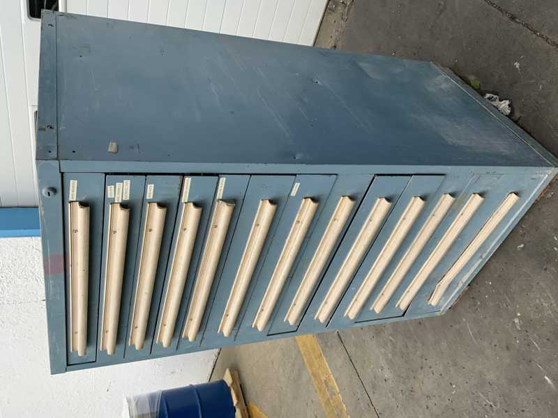 13 Drawer Vidmar cabinet, 30" x 27" x 59" high - Image 2