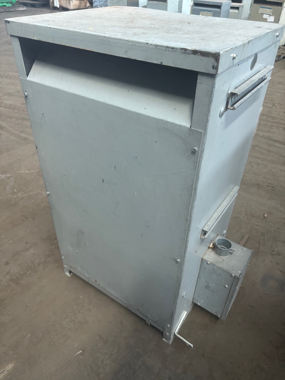 150 KVA 480 Delta Primary, 220Y/127 Secondary, Komori, NEMA I enclosure - Image 4