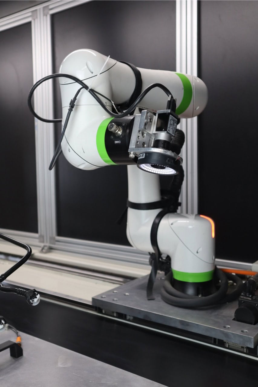 Fanuc, CRX-5IA, Cobot Vision-guided Assembly Cell, 11 lb. payload, 39.1" reach, 6 axis, IP67, conveyor, 2024 - Image 2