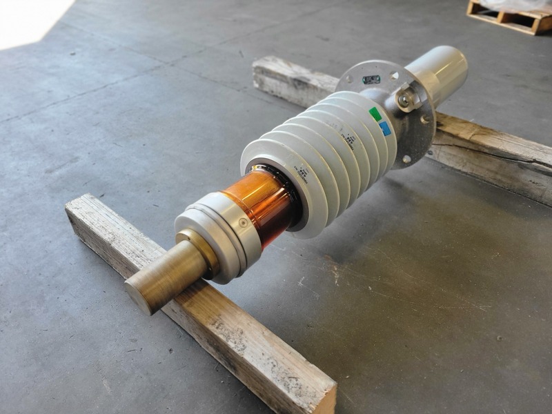 46 KV, ABB, 046W5000BB, 5000 amp transformer bushing type O Plus C, 250 BIL/LIL, 2013 - Image 5