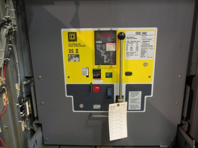 4000 Amp, SQUARE D, DSII-840, 480 Volts, manually operated, drawout, RMS-810D LSI - Image 1