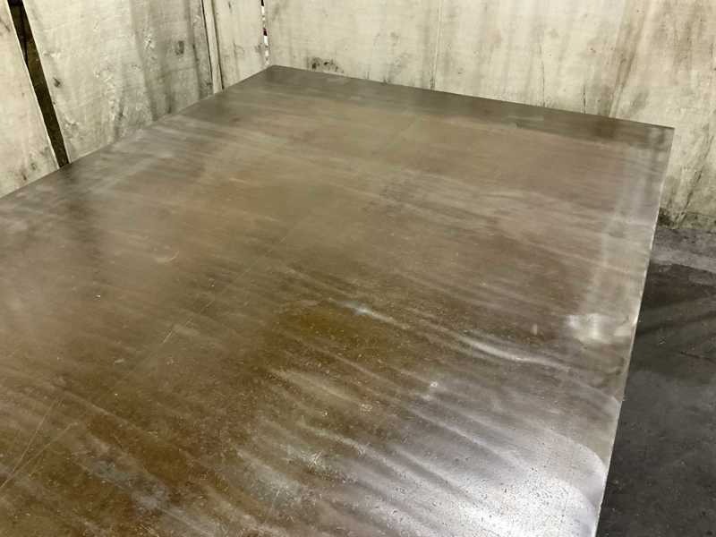 85" x 143-1/2" Cast iron layout surface plate with stand, adjustable leveling screws - Image 6