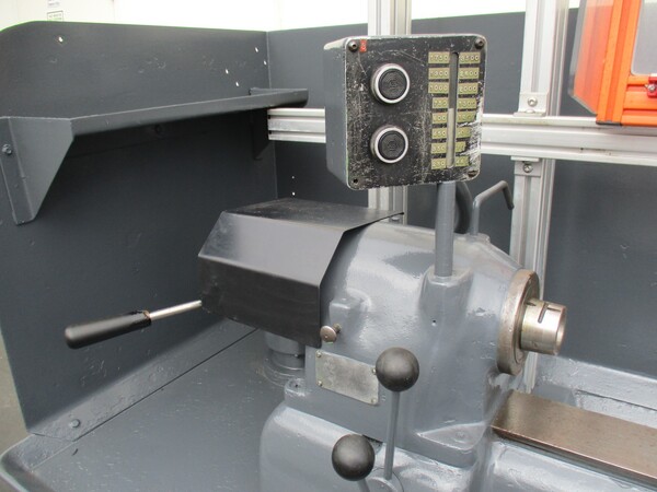 9" x 17" Hardinge #DV-59, lathe, 5" chuck, 1-1/16" capacity, 230-3500 RPM - Image 4