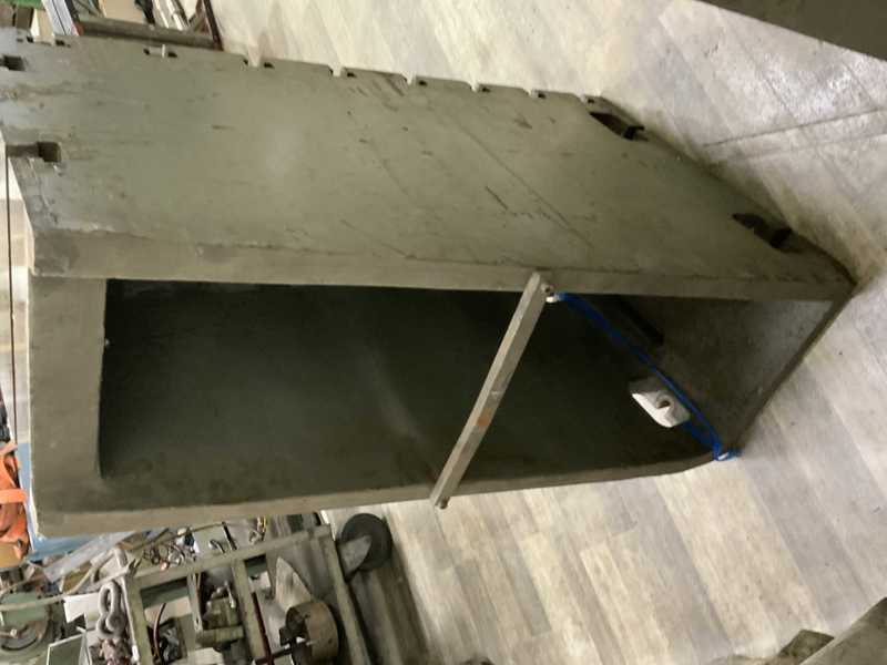 18-1/2' " x 48" x 28" T-slotted angle plates, cast iron, pair - Image 3