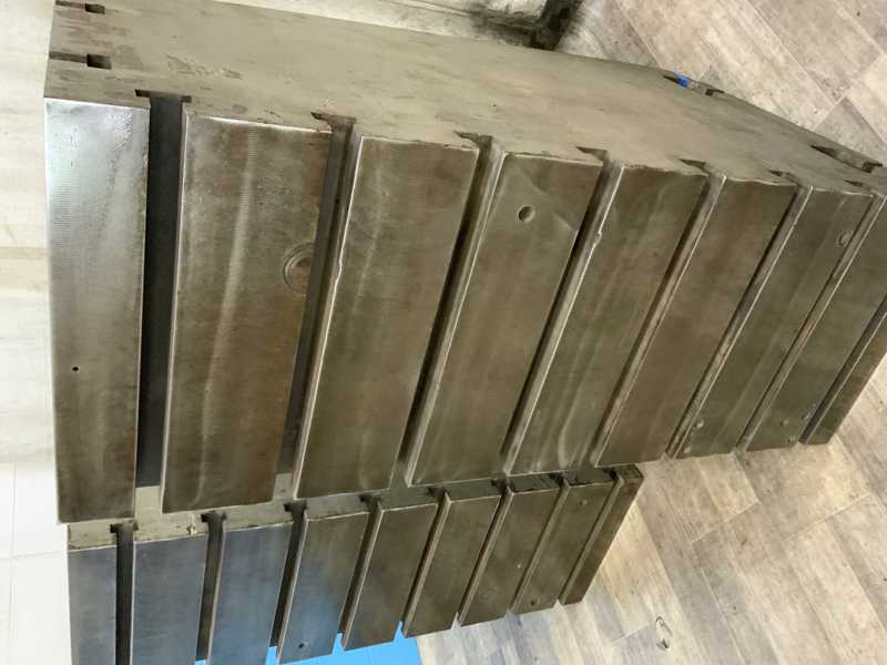 18-1/2' " x 48" x 28" T-slotted angle plates, cast iron, pair - Image 6