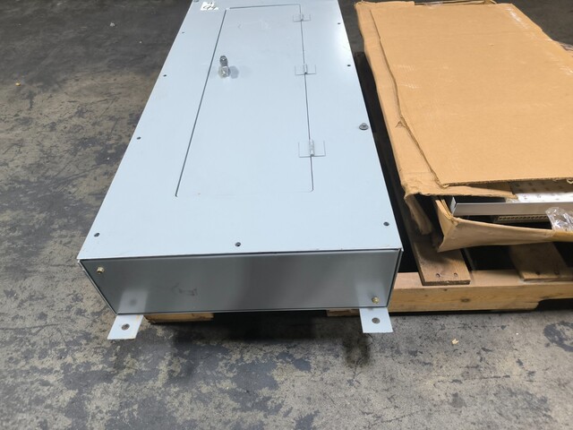100 Amps, Eaton Cutler Hammer, PRL1A Pow-R-Line Panelboard, 120/208 VAC, 3PH, 4W, 3R, 32 spaces, unused - Image 7