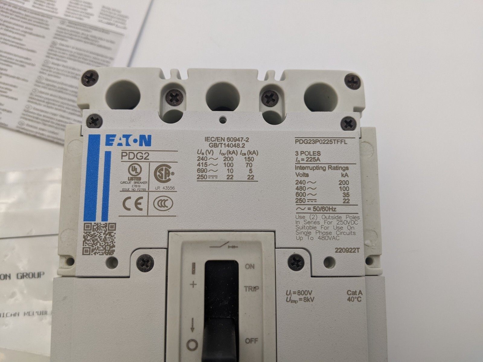 225 Amps, Eaton, PDG23P0225TFFL, Circuit Breaker, 3 Pole, 600 V - Image 2