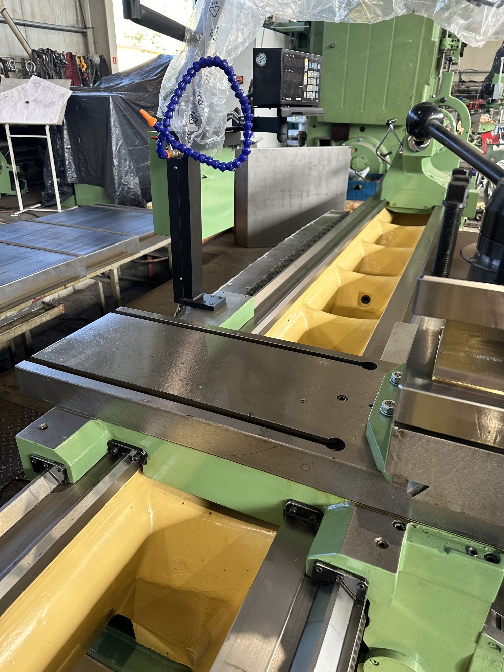 33" x 236" VDF Gildemeister #M820x6000 Lathe | Heavy Duty Engine Lathe | Rebuilt | digital read out | 6000mm - Image 4