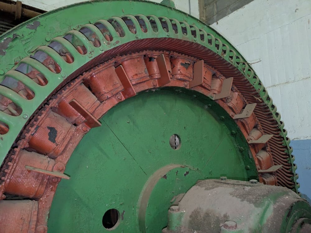 1000 HP 240 RPM Westinghouse synchronous motor 2300 Volts - Image 7
