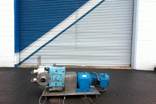 Waukesha #320, Rotary Lobe Pump, 3" Quick Connect Outlets, 4" Feed, 15 HP, 230/460 V, On Base - Image 1