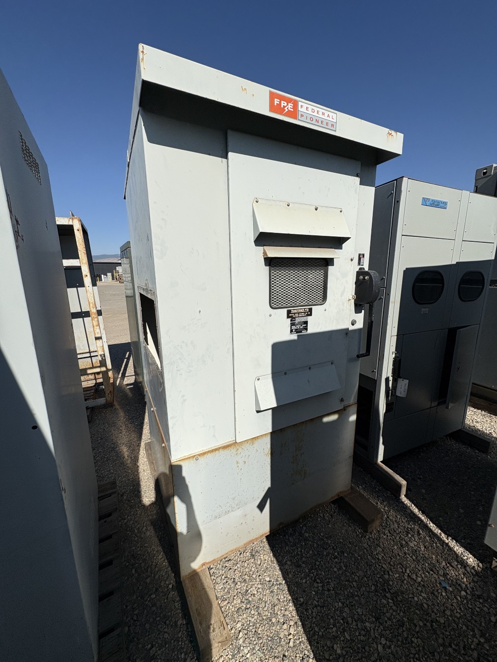 Federal Pioneer #2853-8-87, 600 amps, 13800 Volts, 60 Hz - Image 1