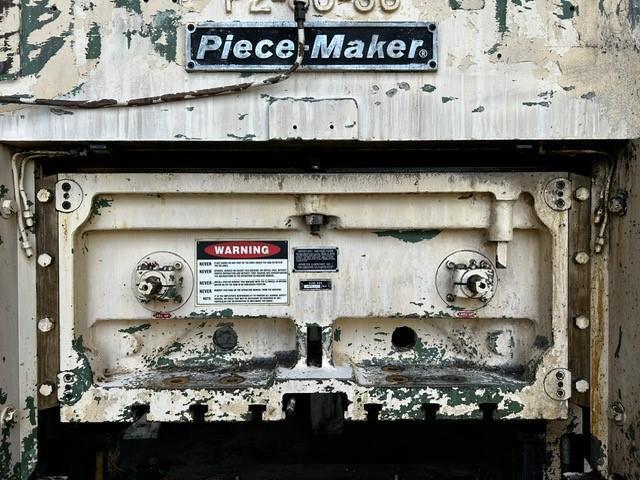 30 Ton, Minster #P2-30-36, straight side double crank, 2" stroke, 10.5" Shut Height, 400 SPM, 19" x36"bed - Image 2