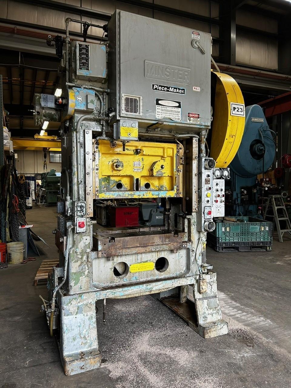 60 Ton, Minster #P2-60-36, straight side double crank, 2.5" stroke, 15.5" Shut Height, 400 SPM, 25" x36"bed - Image 1