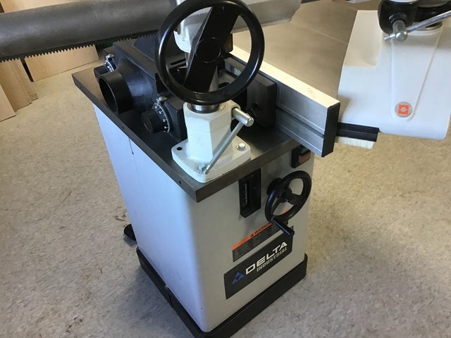 Delta #43-459, Shaper, w/ Power Feeder, 5 HP, 208-230/460 V., 1.25" spindle, 7k/10k RPM, 27" x 40" table - Image 5