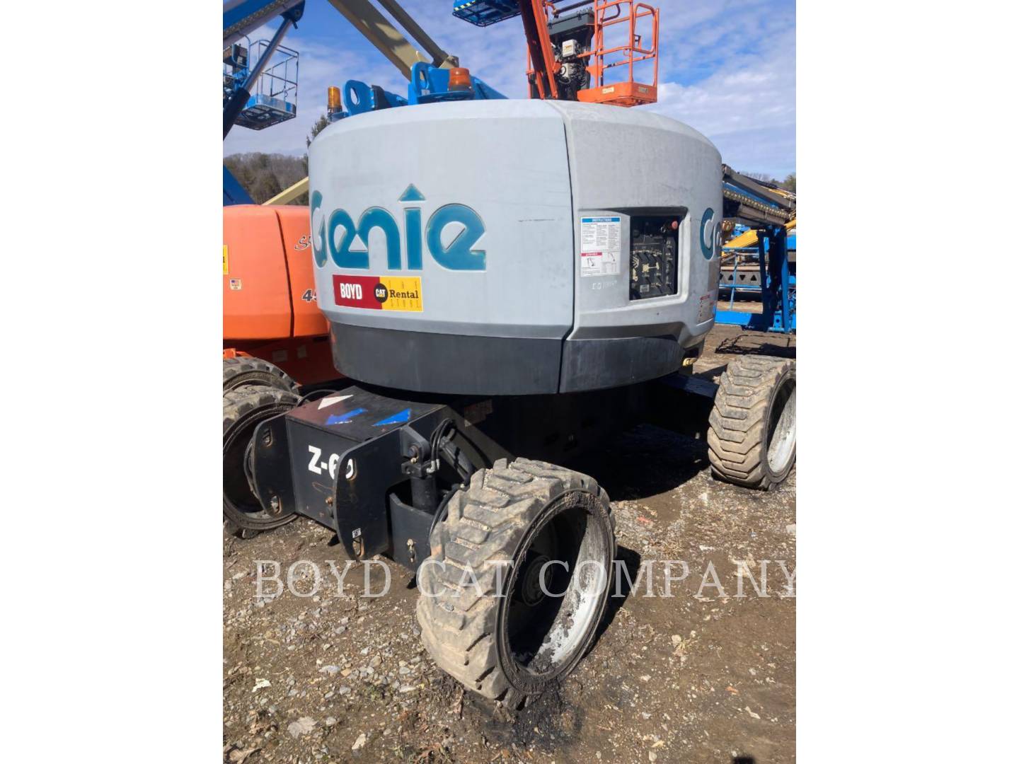 Genie Industries Z62/40 4WD G84, Articulated Boom Lift, 1549 hours, S/N: Z6216N-1680, 2016 - Image 3