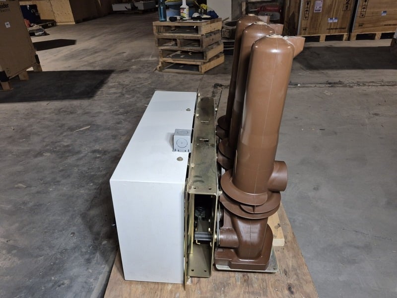 630 Amps, Merlin Gerin, SF1, circuit breaker, 15 KV, 95 KV, 12.5 KA, new - Image 4