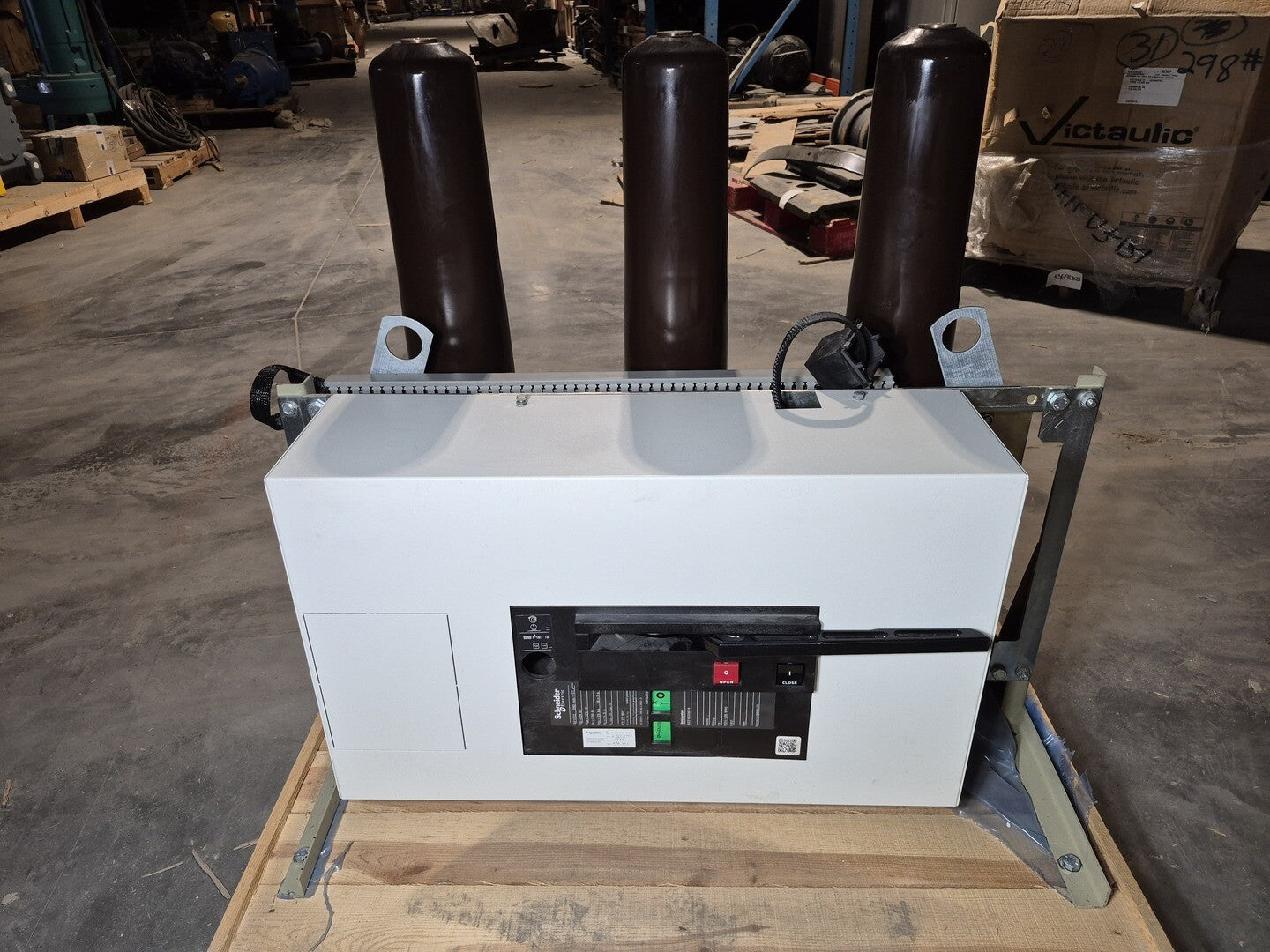 630 Amps, Schneider Electric, SF1 T2 (280mm), circuit breaker, 24 KV, 125 KV, 25 KA, new surplus - Image 1