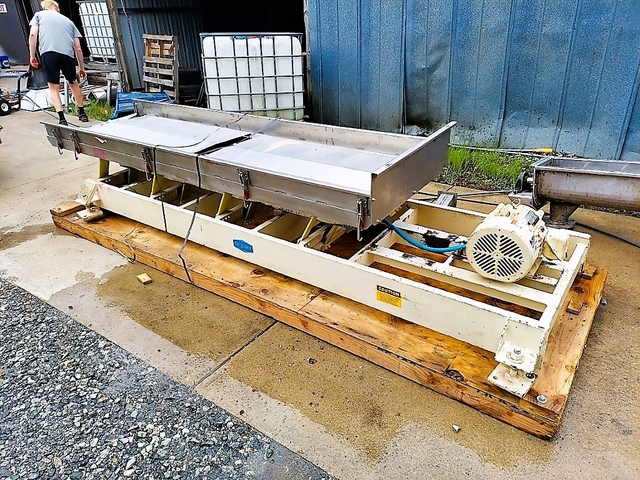 30" wide x 9.6' long, Cardwell #Vibe-O-Vey-30x9, vibratory conveyor, 5" high material trough - Image 1