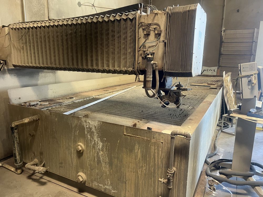 Flow #I-6012-IFB, CNC waterjet, 5-Axis, 100 HP abrasive delivery system, 87000 psi, 2007 - Image 1