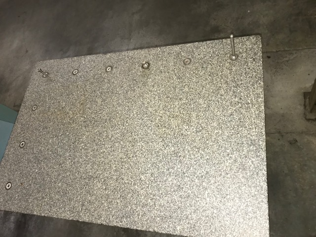 24" x 3 6" x 6" Surface Combustion Combustion grey granite plate, w/stand, 4 ledge, grade B, 700 lbs. weight - Image 2